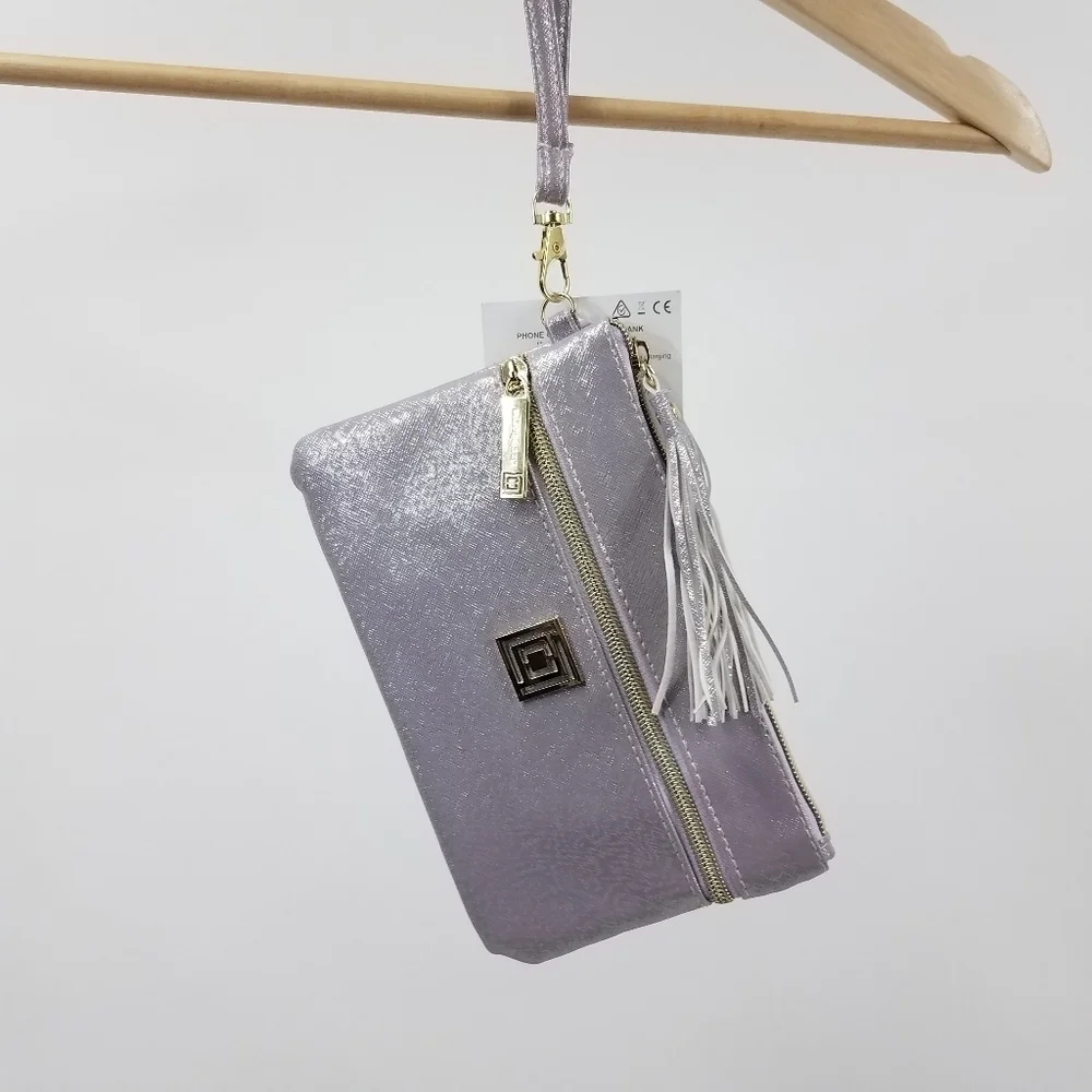 NEW Liz Claiborne Glitter Charging Wristlet